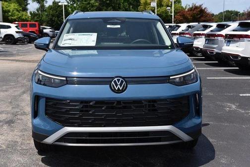 Monterey Blue Pearl 2026 Volkswagen Tiguan 2.0T SE