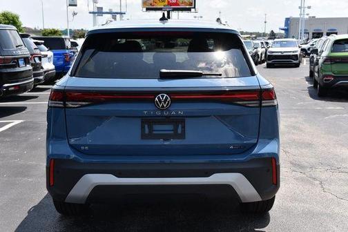 Monterey Blue Pearl 2026 Volkswagen Tiguan 2.0T SE