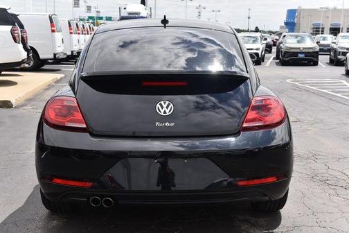 Deep Black Pearl Effect 2018 Volkswagen Beetle 2.0T S