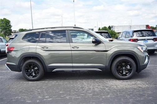 2025 Volkswagen Atlas 2.0T Peak Edition