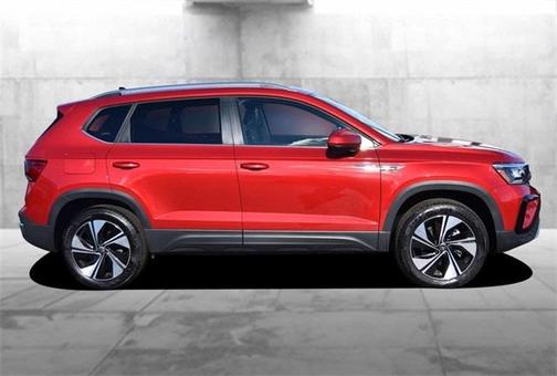 2024 Volkswagen Taos SE 4MOTION