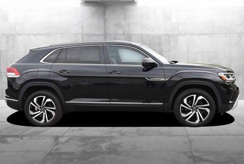 Deep Black Pearl Effect 2023 Volkswagen Atlas Cross Sport 2.0T SEL