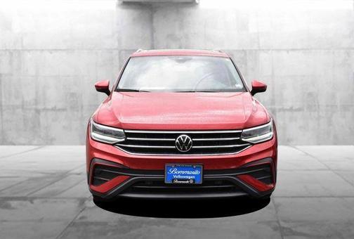 Kings Red 2024 Volkswagen Tiguan 2.0T SE