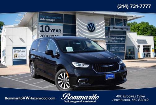 Diamond Black 2024 Chrysler Pacifica Hybrid Select