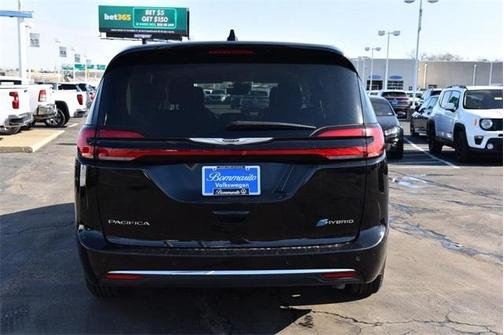 2024 Chrysler Pacifica Hybrid Select