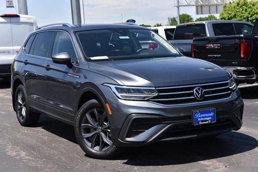 Platinum Gray Metallic 2023 Volkswagen Tiguan 2.0T SE