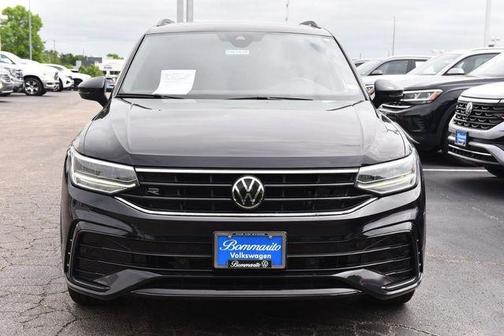 Deep Black Pearl Effect 2023 Volkswagen Tiguan 2.0T SE R-Line Black