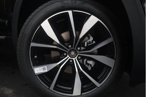 Deep Black Pearl 2026 Volkswagen Atlas 2.0T SEL Premium R-Line