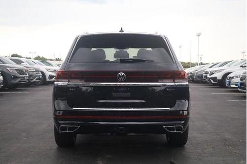 Deep Black Pearl 2026 Volkswagen Atlas 2.0T SEL Premium R-Line