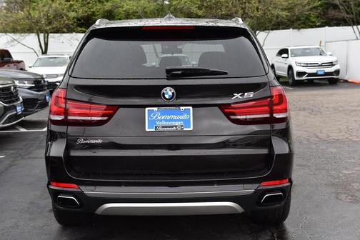 Black Sapphire Metallic 2017 BMW X5 xDrive50i