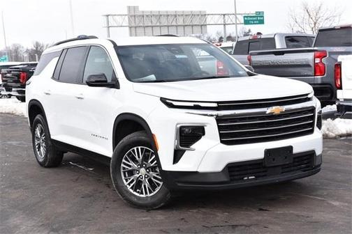 2025 Chevrolet Traverse LT