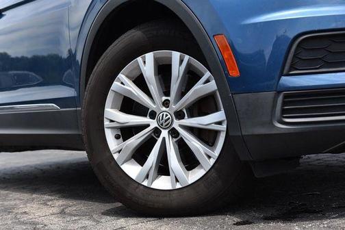 Silk Blue Metallic 2018 Volkswagen Tiguan 2.0T SE