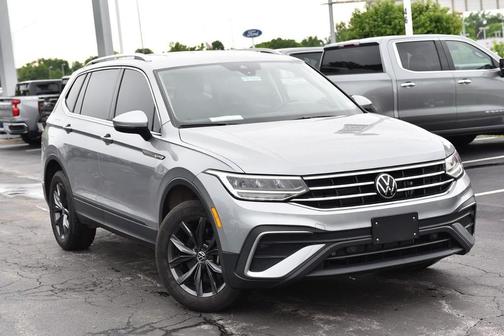 Pyrite Silver Metallic 2024 Volkswagen Tiguan 2.0T SE