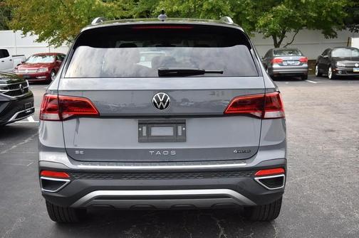 2024 Volkswagen Taos SE 4MOTION