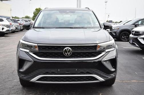 2024 Volkswagen Taos SE 4MOTION