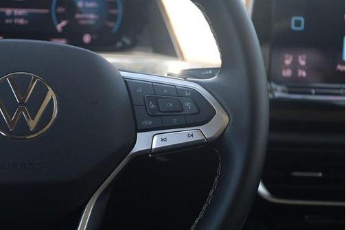 Deep Black Pearl Effect 2025 Volkswagen Atlas 2.0T SE