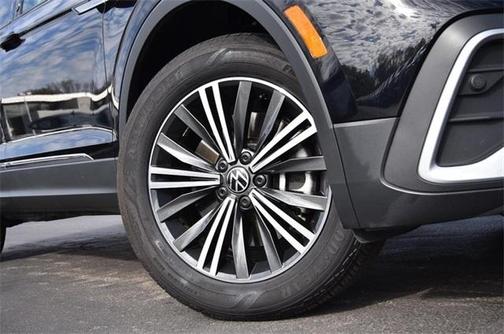 2024 Volkswagen Tiguan 2.0T Wolfsburg Edition