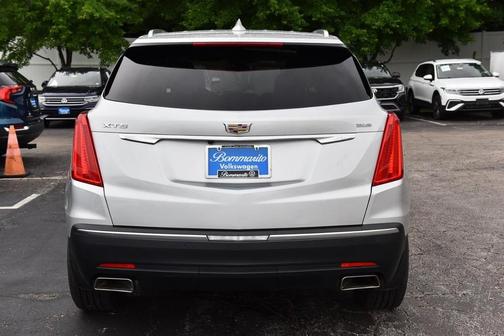 Silver Coast Metallic 2017 Cadillac XT5 Premium Luxury