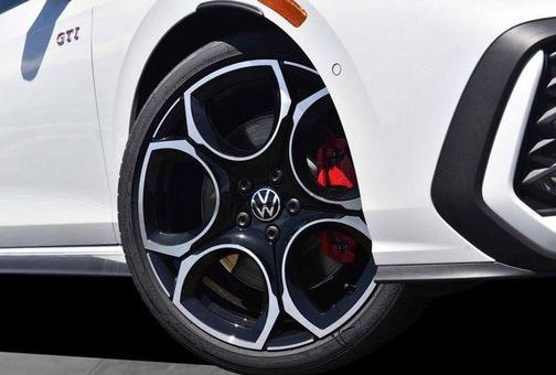 Opal White Pearl 2026 Volkswagen Golf GTI 2.0T Autobahn