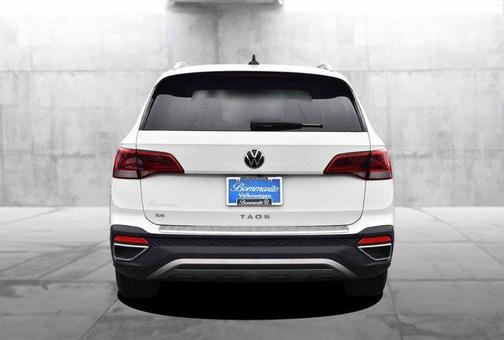 Pure White 2023 Volkswagen Taos 1.5T SE