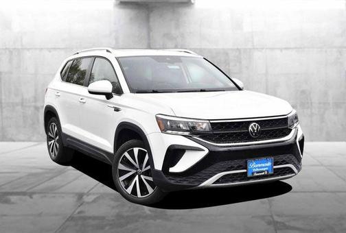 Pure White 2023 Volkswagen Taos 1.5T SE