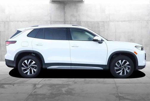 Pure White 2025 Volkswagen Tiguan 2.0T S