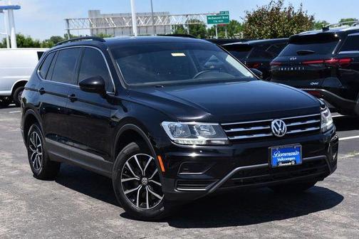 Deep Black Pearl Effect 2021 Volkswagen Tiguan 2.0T SE