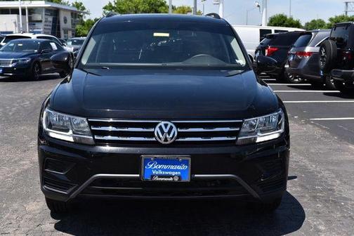 Deep Black Pearl Effect 2021 Volkswagen Tiguan 2.0T SE