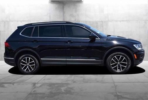 Deep Black Pearl Effect 2021 Volkswagen Tiguan 2.0T SE