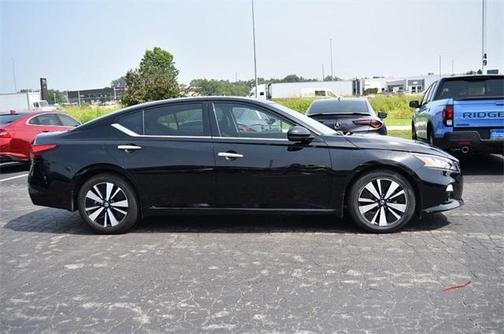 2022 Nissan Altima 2.5 SL
