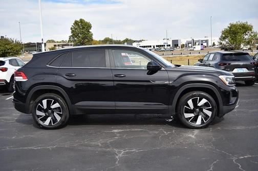2025 Volkswagen Atlas Cross Sport 2.0T SE w/Technology 4MOTION