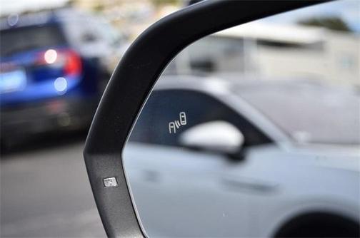 2025 Volkswagen Atlas Cross Sport 2.0T SE w/Technology 4MOTION