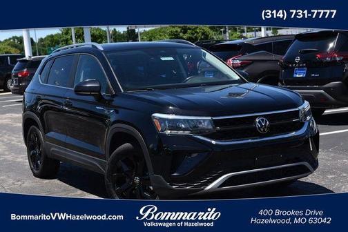 Deep Black Pearl Effect 2023 Volkswagen Taos 1.5T SE