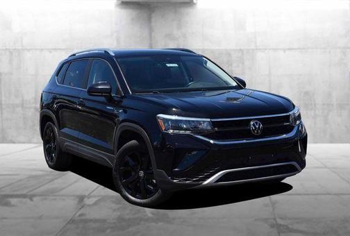 Deep Black Pearl Effect 2023 Volkswagen Taos 1.5T SE