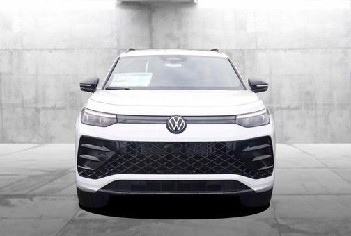 White Pearl 2026 Volkswagen Tiguan 2.0T SE R-Line Black
