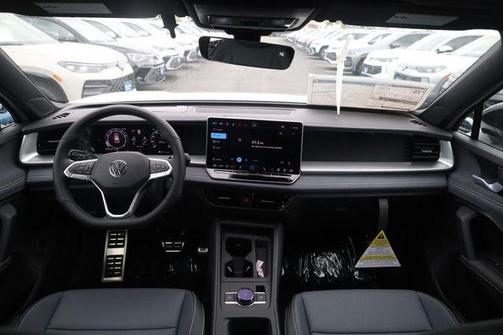 White Pearl 2026 Volkswagen Tiguan 2.0T SE R-Line Black