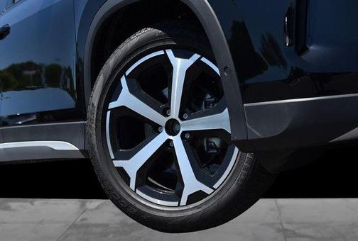 Deep Black Pearl 2026 Volkswagen Tiguan 2.0T SE