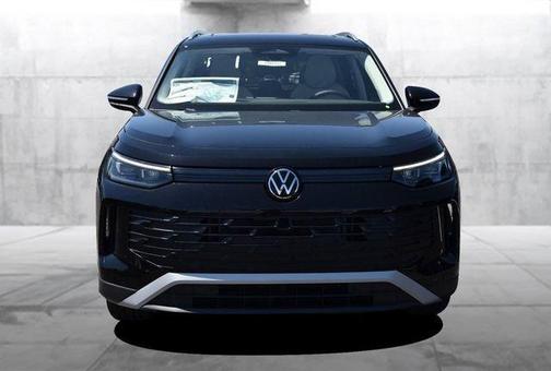 Deep Black Pearl 2026 Volkswagen Tiguan 2.0T SE