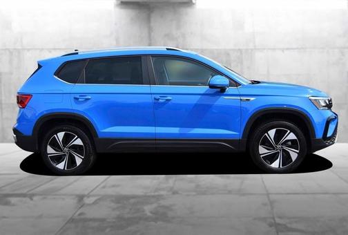2024 Volkswagen Taos SE 4MOTION