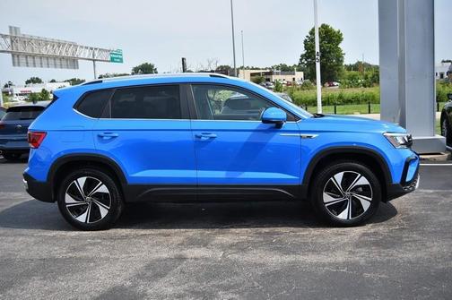 2024 Volkswagen Taos SE 4MOTION