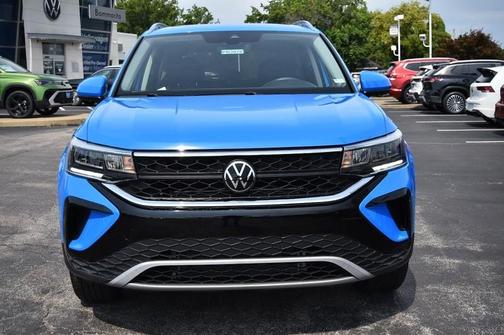 2024 Volkswagen Taos SE 4MOTION