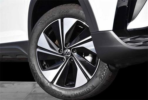 2024 Volkswagen Taos SE 4MOTION