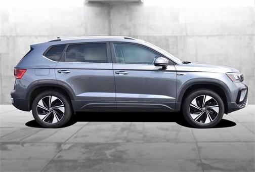 2024 Volkswagen Taos SE 4MOTION