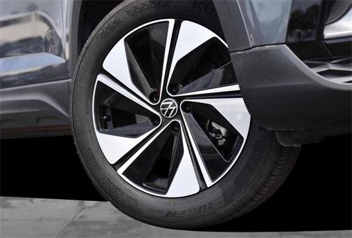 2024 Volkswagen Taos SE 4MOTION