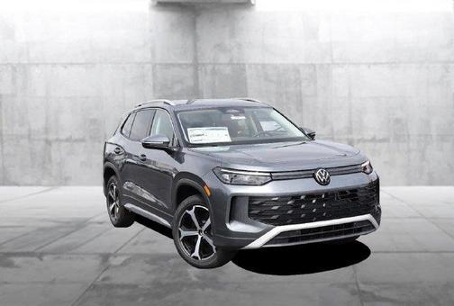 Platinum Gray Metallic 2026 Volkswagen Tiguan 2.0T SE
