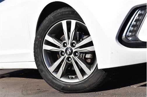 2017 Hyundai ELANTRA Value Edition