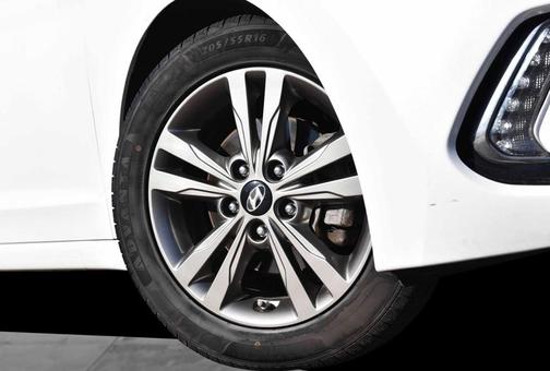 2017 Hyundai ELANTRA Value Edition