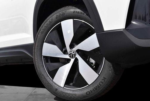 Pure White 2026 Volkswagen Taos 1.5T S
