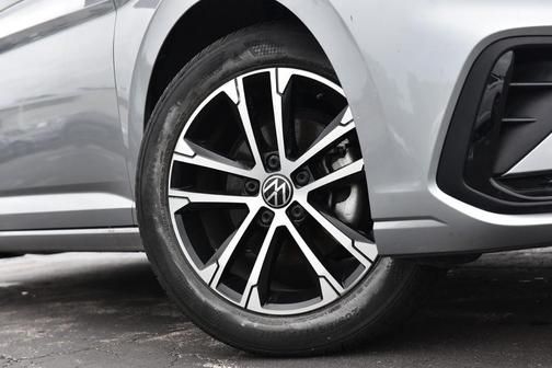 Pyrite Silver Metallic 2025 Volkswagen Jetta 1.5T Sport