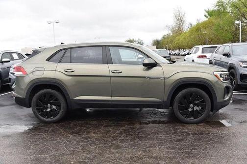 2025 Volkswagen Atlas Cross Sport 2.0T SE w/Technology
